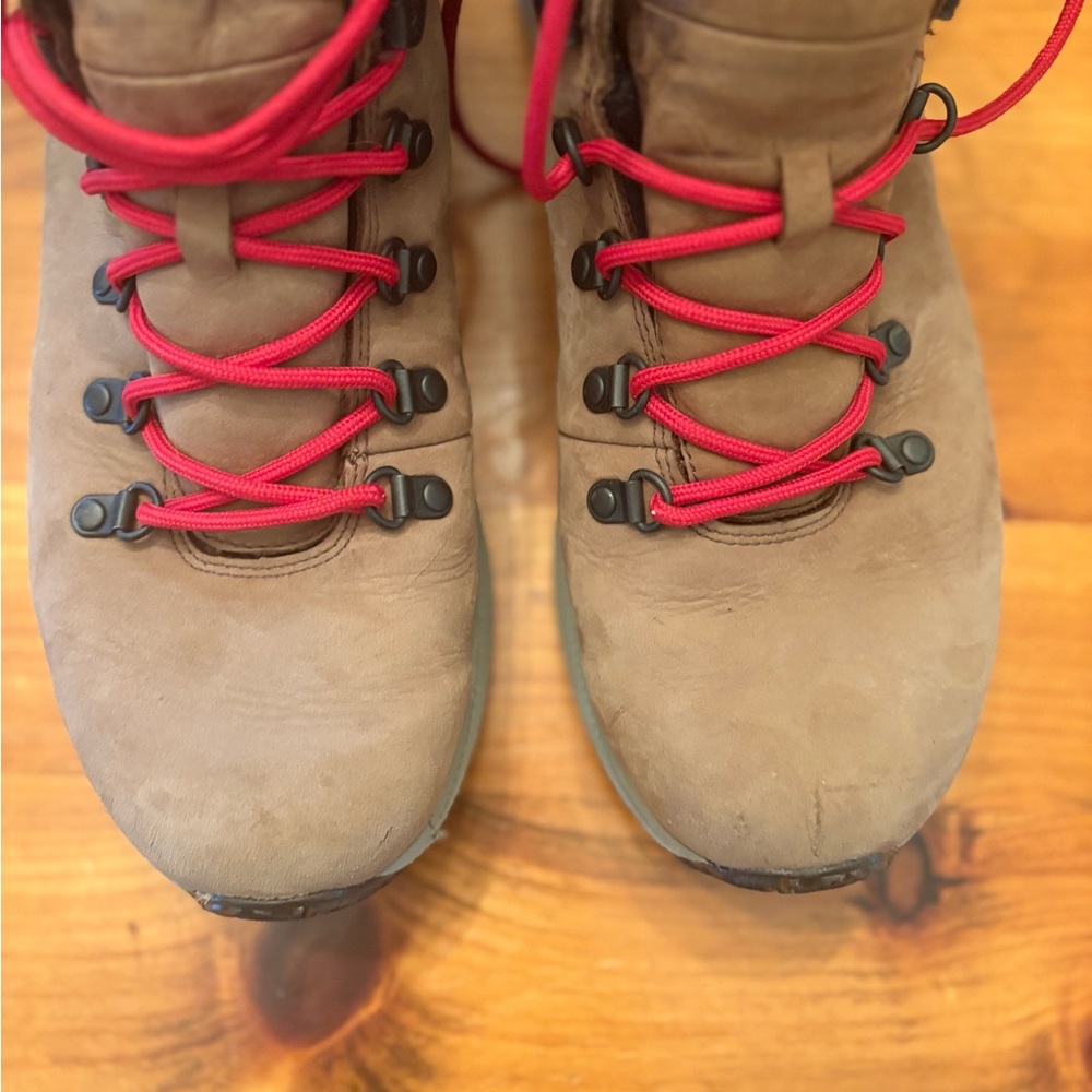 Merrell Brown Boots with Red Laces and Vibram Soles - Picture 5 of 6